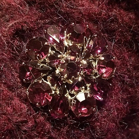 LOFT Cropped Sweater Brooch Button - Picture 2 of 8